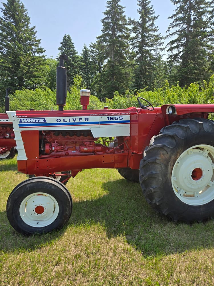 1655 Tractor White-Oliver