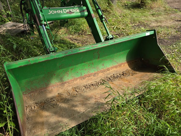 JOHN DEERE 640 FRONT END LOADER